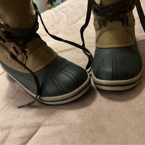 Boots - Picture 2 of 4